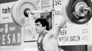Олимпийският шампион Асен Златев става на 66 години