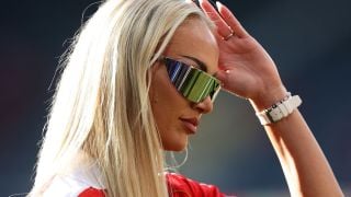 Най-красивата футболистка се готви за сватба