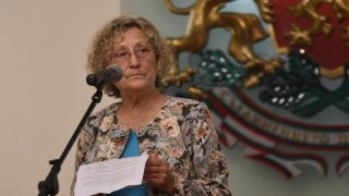Нешка Робева става на 80