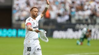 Баровец: Неймар кацна с частен хеликоптер