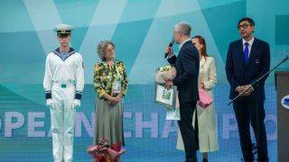Наградиха великата Нешка Робева