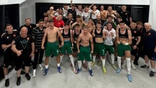 "Лъвчетата" газят, Сираков вкара със задна ножица