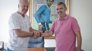 Левски представи испанци, единият стана директор