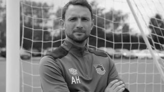 Само на 38 г. почина син на футболна легенда 
