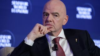 Попиляха шефа на ФИФА със сериозни обвинения на Световното