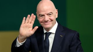 Огромен смут с боса на ФИФА! Двойник ли има на Световното или холограма