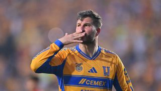 Кошмар на ЦСКА построи мечтаната къща на децата си