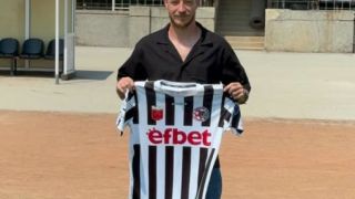 Играл в Шотландия подписа с отбор от Втора лига