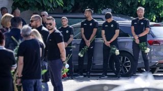 Венци Стефанов и десетки близки изпратиха малкия Мишо и баща му, загинали на „Тракия“