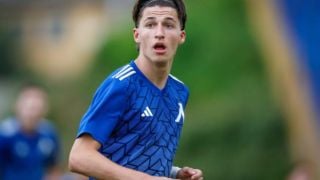 Синът на Йовов отново със син екип
