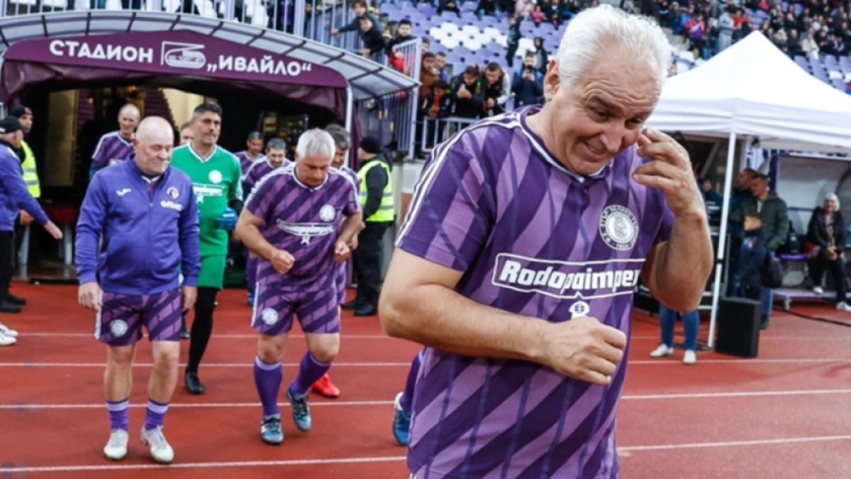Бончо Генчев става на 62 години
