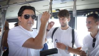 Атака с камъни троши рейса на Левски в Босна