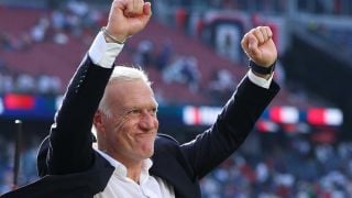 Дешан изравни 52-годишен рекорд
