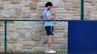 Изолираха звезда на Англия от останалите играчи