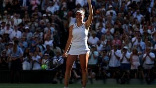 Линда Носкова ликува на "Уимбълдън" за първа титла от Големия шлем