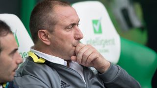 Мъри Стоилов започна контролите с победа