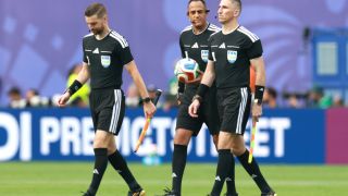 ФИФА повери Англия – Аржентина на имигрант със „Зелена карта“