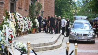 Президентът Йотова и известни лица изпратиха сина на Весела Лечева