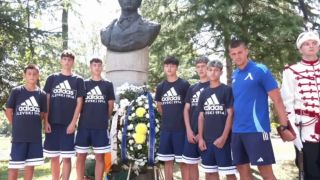 Левски почете годишнината от рождението на Апостола на свободата