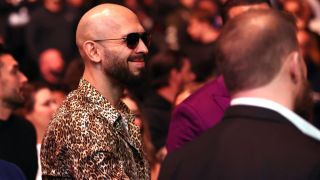 Арестуваха скандален инфлуенсър и брат му