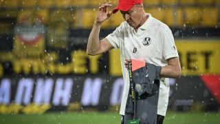 Шампионско посрещане на Любо Пенев на "Колежа"