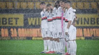 Ръководството на Локо (Сф) с жест към феновете