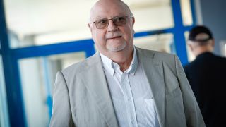 Константин Баждеков става на 71