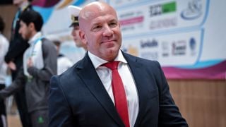 Спортният министър размаха метлата, смени трима ръководители