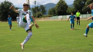 Играл минифутбол блести за тим от Трета лига