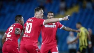 Цварценегер винаги скубе „канарчетата“ по един и същ начин