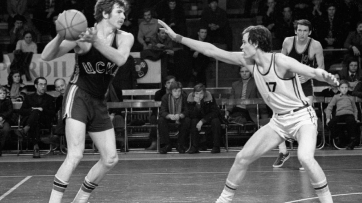 Герой от най-скандалния олимпийски финал почина на 81 г.