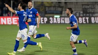 Ясен Петров дебютира с успех начело на Спартак (Вн)