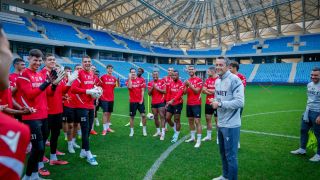 Футболистите на ЦСКА се раздвижиха на стадиона-красавец в Батуми