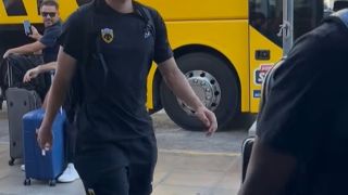 АЕК пристигна с българин, титулярите за Левски почти ясни