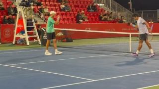 Донски докосва трофей в Канада след 6:1, 6:0