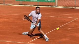 Българин напред след голям бой - 6:0, 6:1