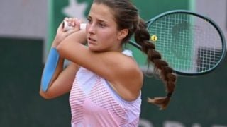 Росица Денчева обърна водачката в схемата