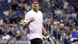 Зверев с обрат за успешен старт на US Open