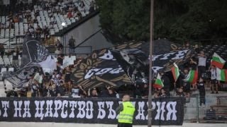 Феновете на Славия побесняха, репортер на БЛИЦ пострада