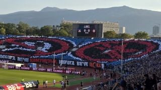 Сектор "Б" заличи комунистическите символи в хореографията си