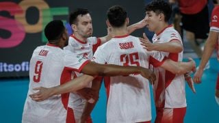 Шампионът Полша се изравни с България на Евроволей