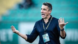 Хулио Веласкес: Трудно е да се играе на този терен
