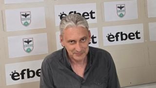Правят спънки на оттеглящ се наш футболен бос 