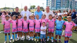 Стоичков и Гибона зарадваха футболни таланти