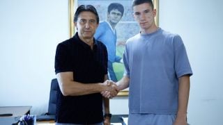 Младок подписа дълъг договор с Левски