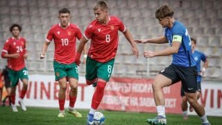 Юношите до 17 години с равен в контрола