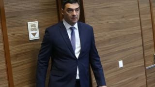Владо Николов катастрофира в центъра на София, агресор му се нахвърлил