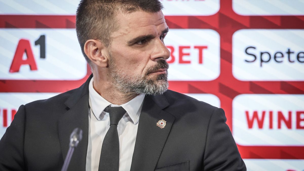 Вальо Илиев с отговор на слухове, че реди състава на ЦСКА
