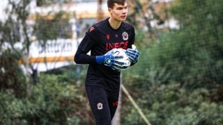 Полски вратар подписа с наш клуб