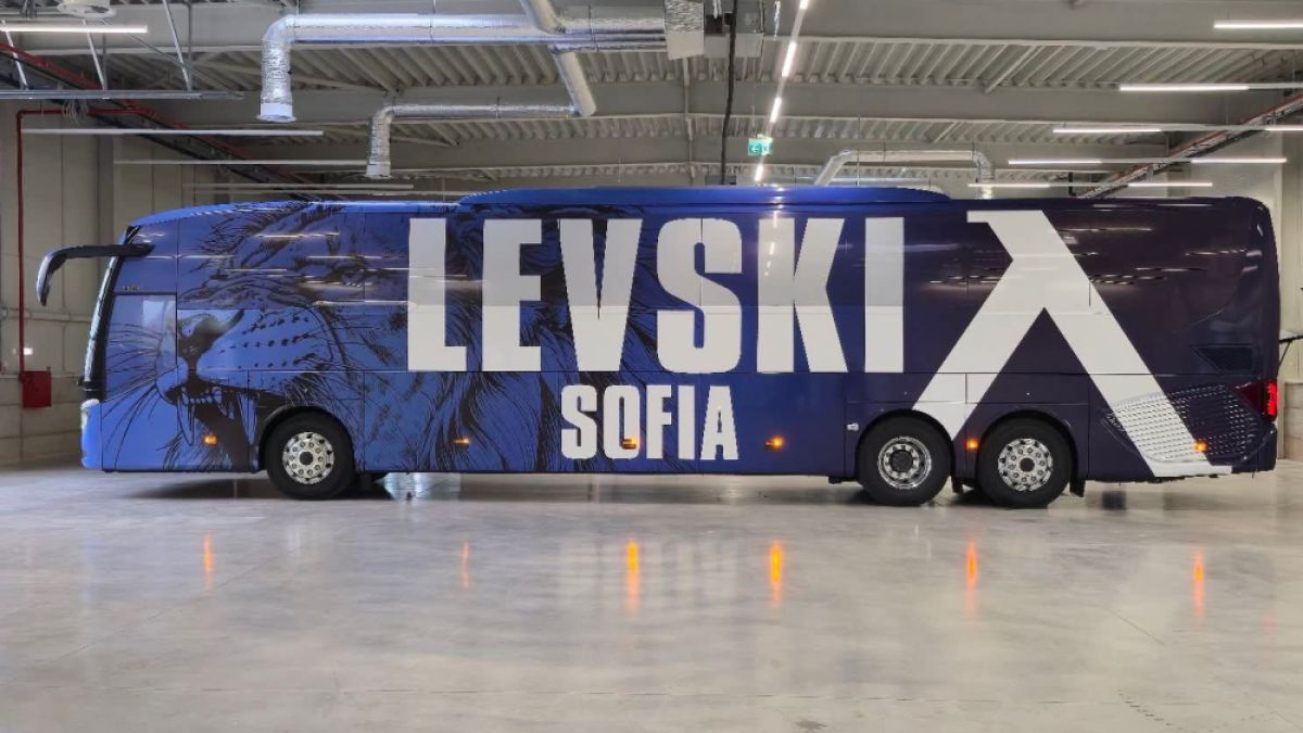 Плащаш 45 евро и си купуваш автобуса на Левски